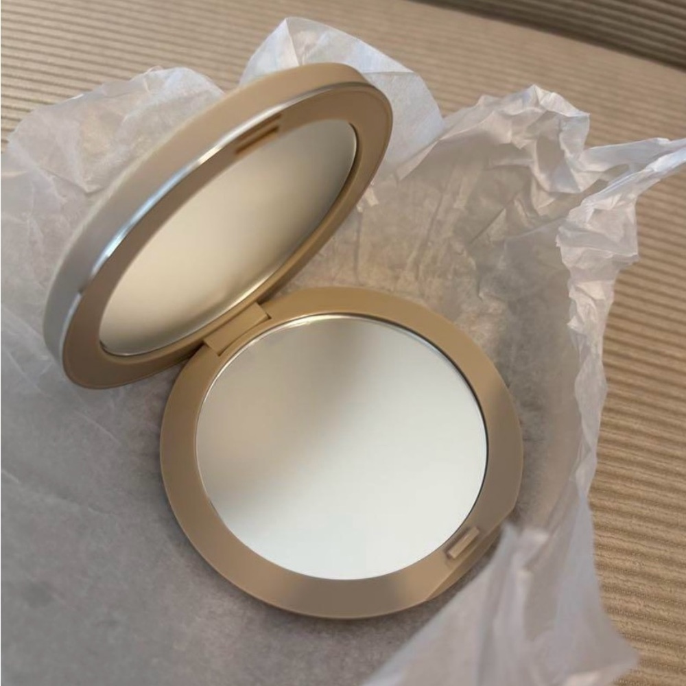 Dior Ivory Embroidered Compact - Picture 3 of 4